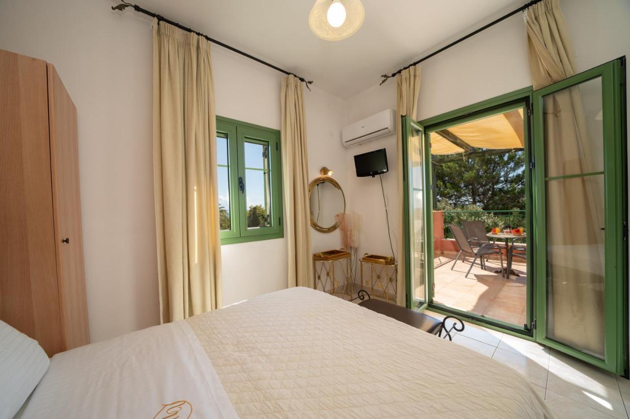 Monambeles Villas スヴォロナータ エクステリア 写真
