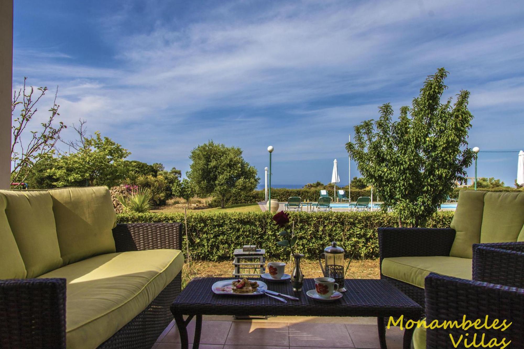 Monambeles Villas スヴォロナータ 部屋 写真
