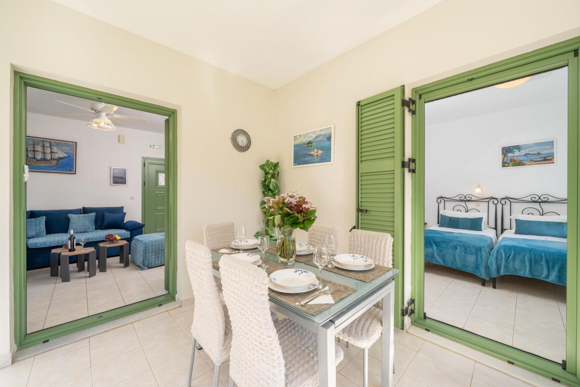 Monambeles Villas スヴォロナータ エクステリア 写真