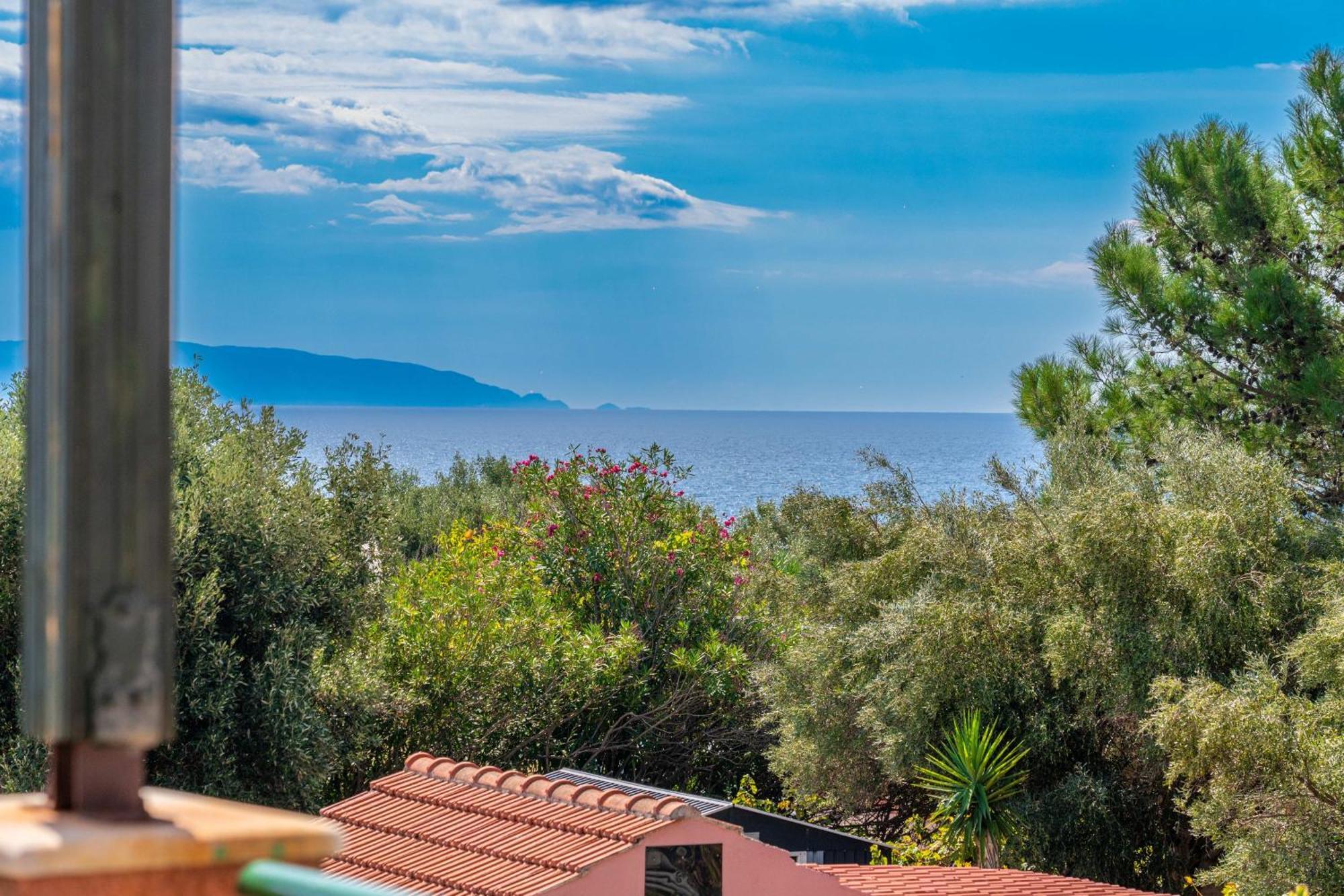 Monambeles Villas スヴォロナータ エクステリア 写真