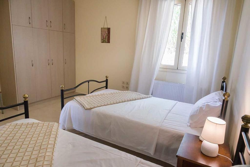 Monambeles Villas スヴォロナータ エクステリア 写真
